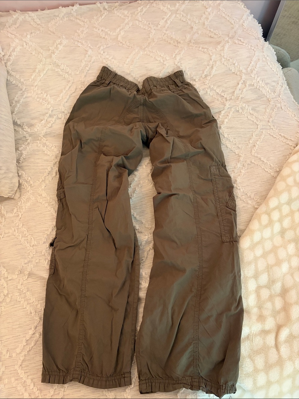 Urban Outfitters Olive Green Cargo Pants - Picture 2 of 3